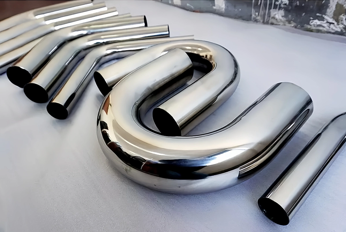 Polished finish on Curved aluminum pipe surface