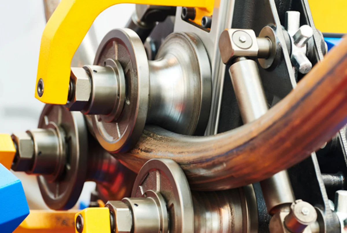 Measuring the radius of bending aluminum pipe